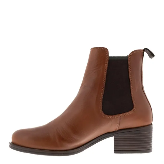 Carl Scarpa Jax Tan Leather Chelsea Boots Women Leather Ankle Boots