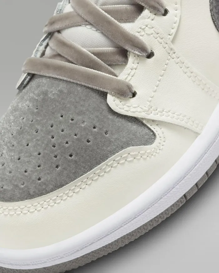 Jordan Kids Nike Jordan 1 Mid SE Sailmetallic Goldflat Pewter