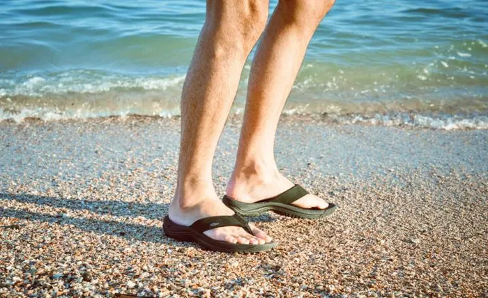 Kona Flip JavaDark Earth Leather FlipFlop Men KEEN Sandals Kona Flip JavaDark Earth Leather FlipFlop Men KEEN Sandals