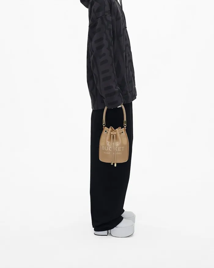 Marc Jacobs Crossbody Bags Women The Leather Bucket Bag Camel