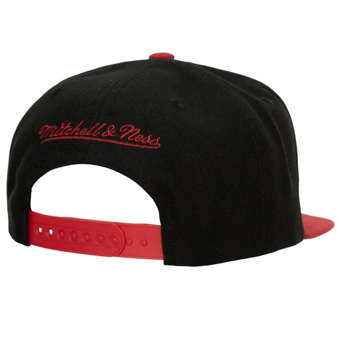 Mitchell and Ness Crooked Path Snapback Chicago Bulls Men Hats and Headwear Mitchell and Ness Crooked Path Snapback Chicago Bulls Men Hats and Headwear