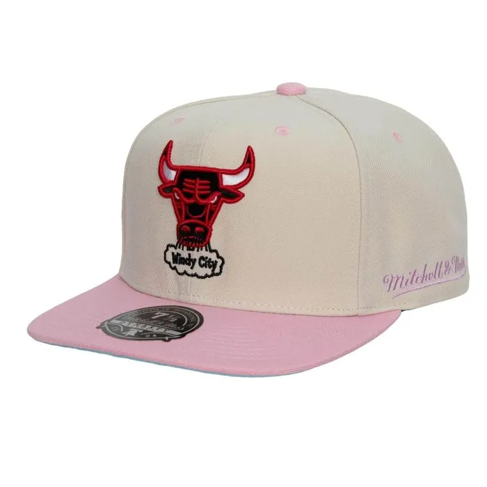 Mitchell and Ness Hop On Fitted Chicago Bulls Men Hats and Headwear