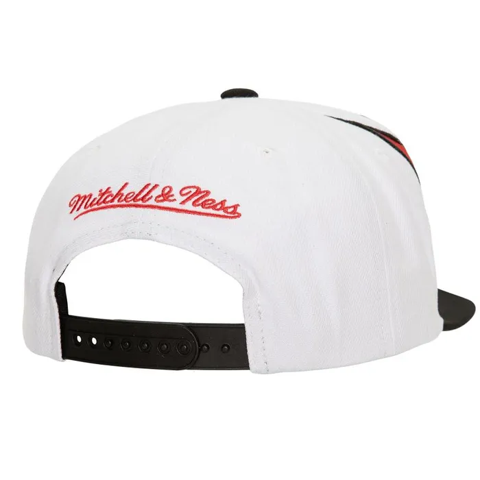 Mitchell and Ness Waverunner Snapback Chicago Blackhawks Men Hats and Headwear Mitchell and Ness Waverunner Snapback Chicago Blackhawks Men Hats and Headwear