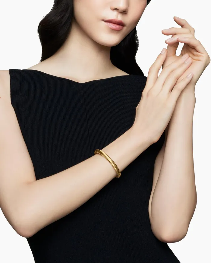 Modern Oval Cablespira Bracelet In 18K Yellow Gold 7mm Women David Yurman Cuff Modern Oval Cablespira Bracelet In 18K Yellow Gold 7mm Women David Yurman Cuff