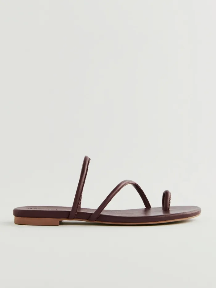 Reformation Sandals Ludo Toe Ring Strappy Flat Sandal Chestnut 8211 Women