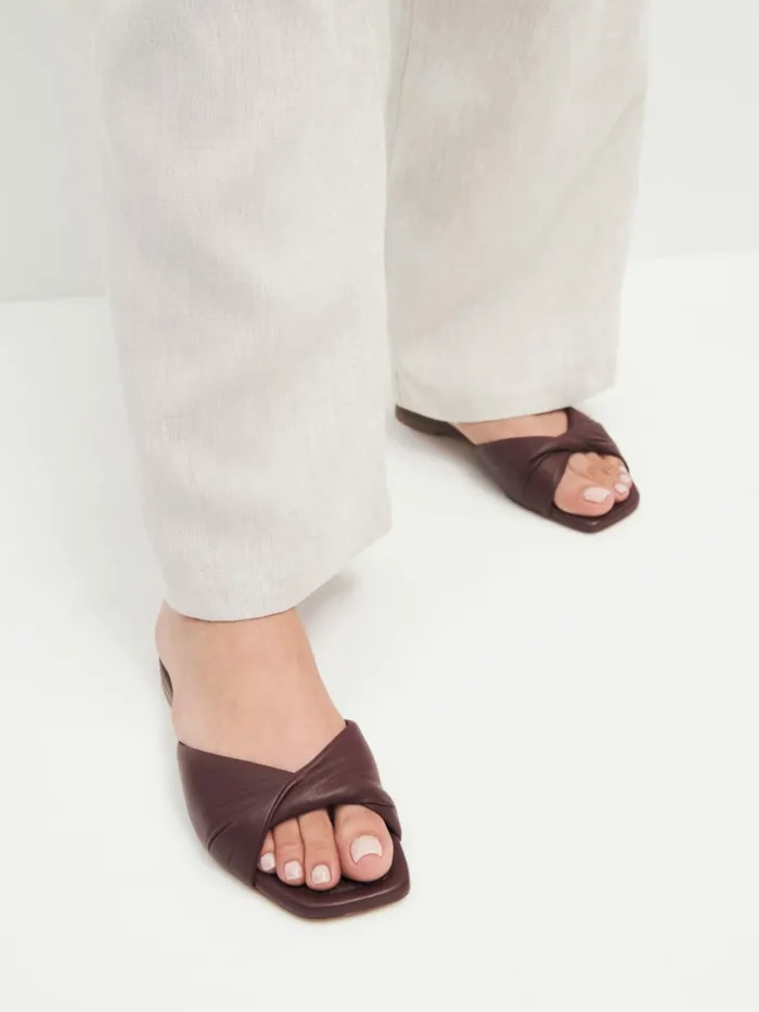 Reformation Sandals Mikki Twist Flat Sandal Chestnut 8211 Women Reformation Sandals Mikki Twist Flat Sandal Chestnut 8211 Women
