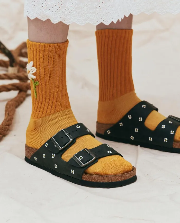 Shoes Women The Great BIRKENSTOCK Arizona With Hand Painted Tooled Daisy Black Oiled Lea