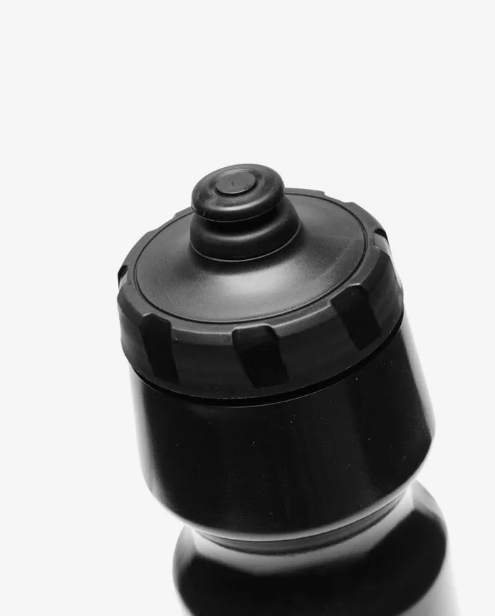 Swim and Race Accessories 2XU 26oz Water Bottle Black