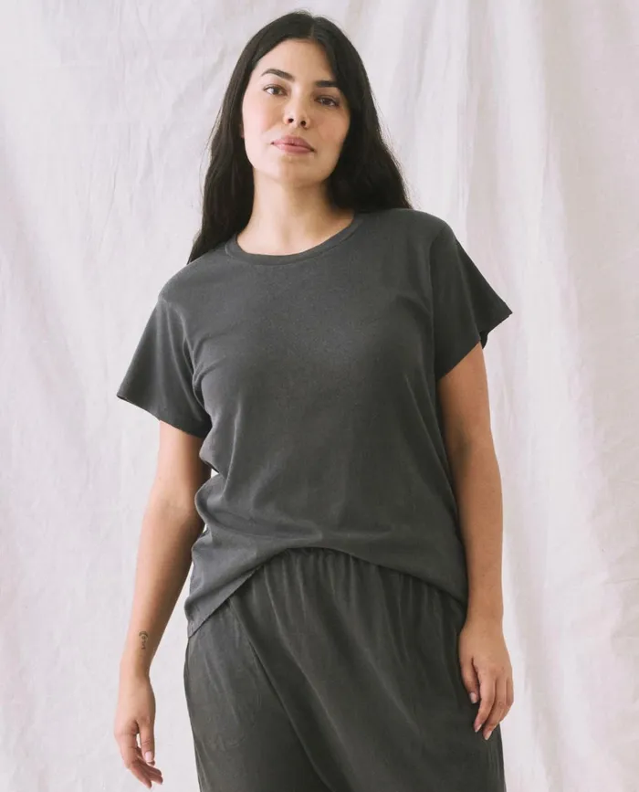 Tees Women The Great The Slim Tee Washed Black Tees Women The Great The Slim Tee Washed Black