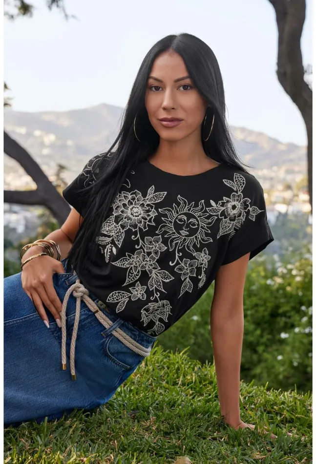 Women Addison Relaxed Tee Black Johnny Was Tops