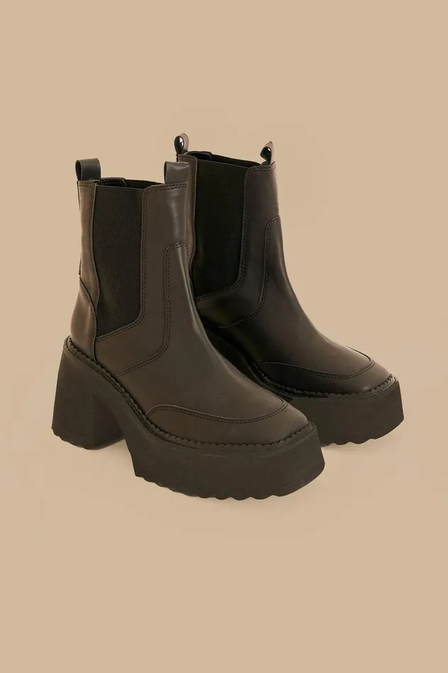 Women Boots and Sneakers Farm Rio Black Block Heel Chelsea Boot