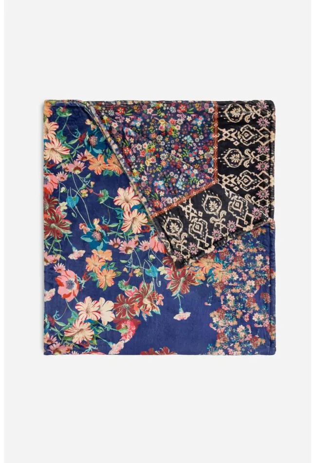 Women Laurel Canyon Cozy Blanket Oasis Johnny Was Blankets