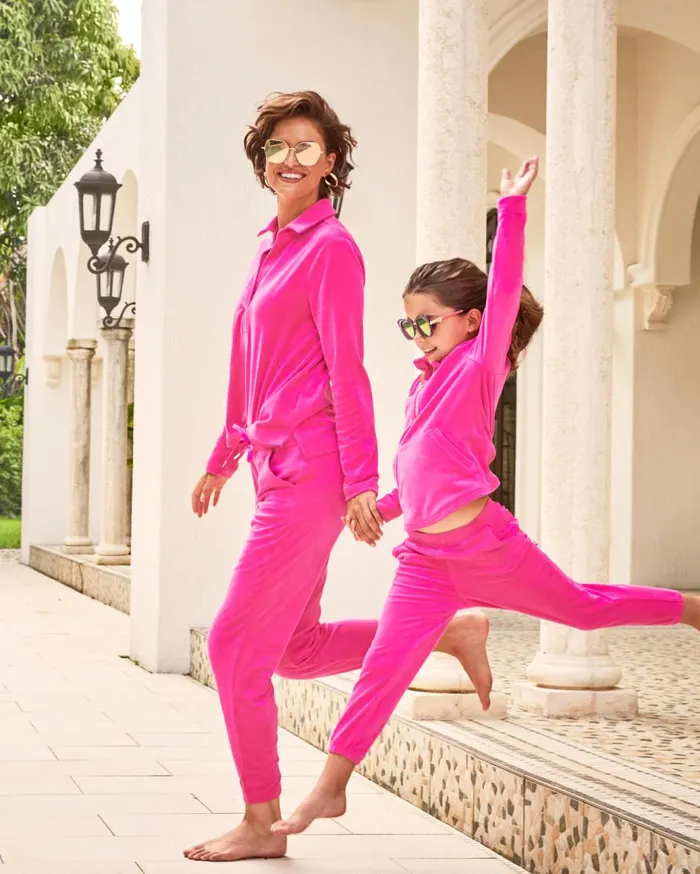 Women Lilly Pulitzer Loungewear August Pullover and Mallie Pant Velour Set Pink Palms Women Lilly Pulitzer Loungewear August Pullover and Mallie Pant Velour Set Pink Palms