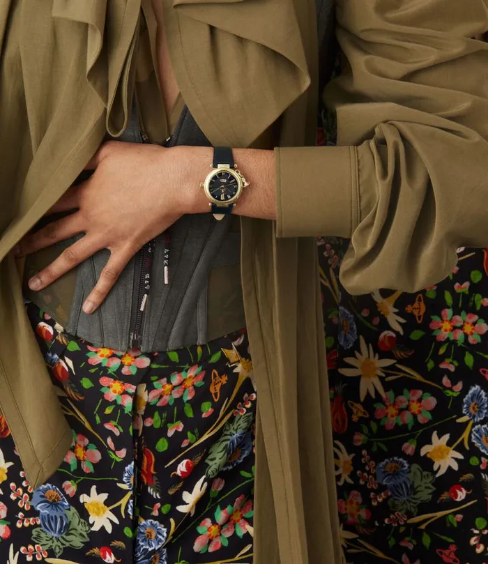 WomenMen Orb Heart Watch Goldblack Vivienne Westwood Watches WomenMen Orb Heart Watch Goldblack Vivienne Westwood Watches