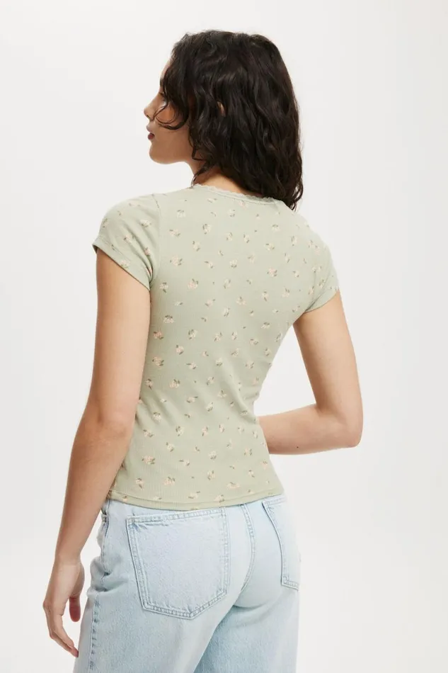 Women Tops Cotton On Annabelle Rosette V Neck Tee Leora Ditsy Desert Sage